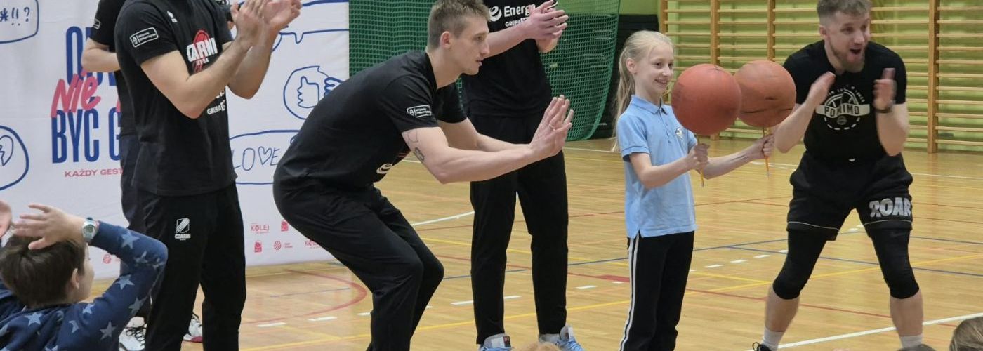 „Odwaga nie musi być głośna” – lekcja empatii i wzajemnego szacunku